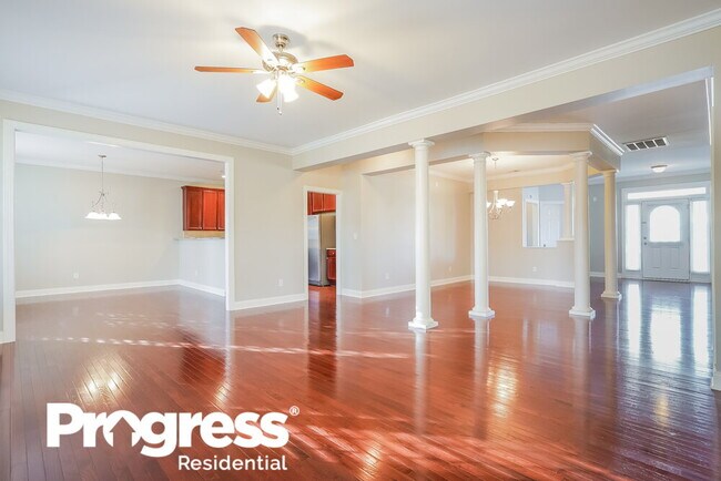 Building Photo - 500 Boswell Ln