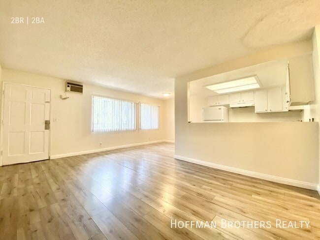 Foto del edificio - 815 Centinela Ave