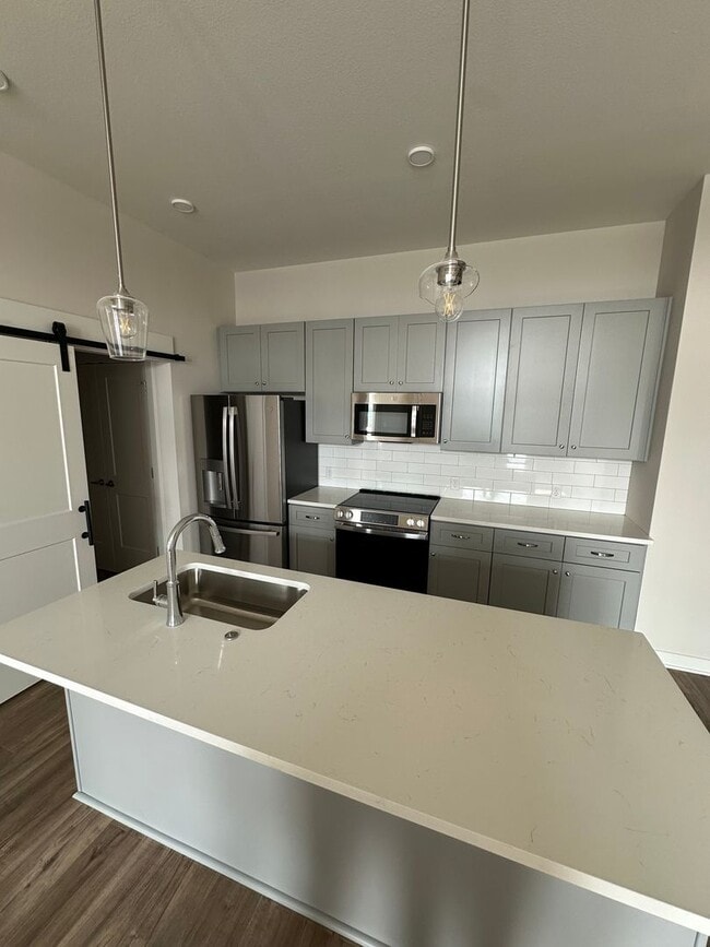 Building Photo - Brand New Large 2 Bdrm Apartment Home