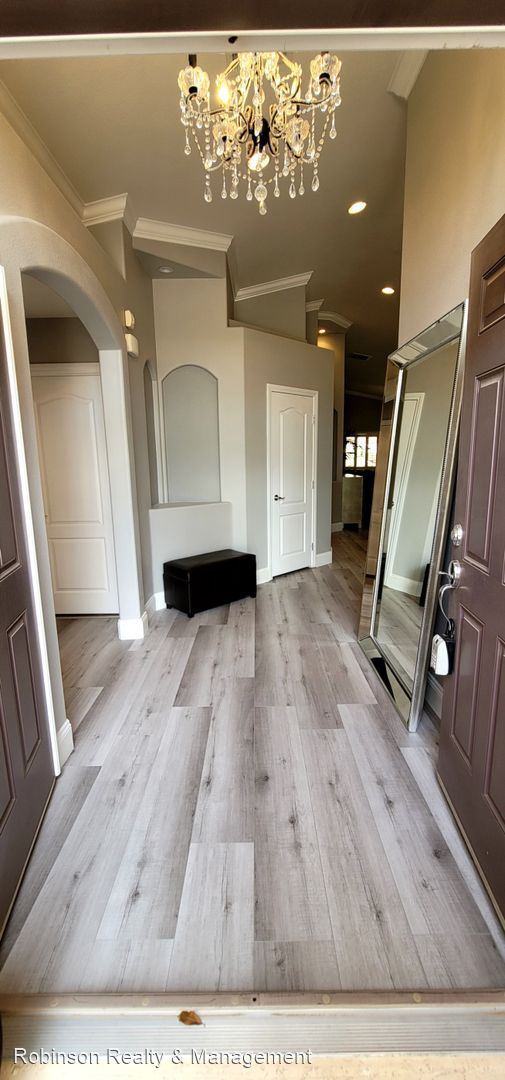 Foto del edificio - 3 br, 2 bath House - 9851 High Alpine St.