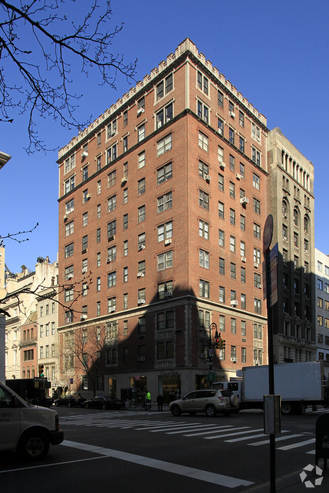 Building Photo - Chez 66