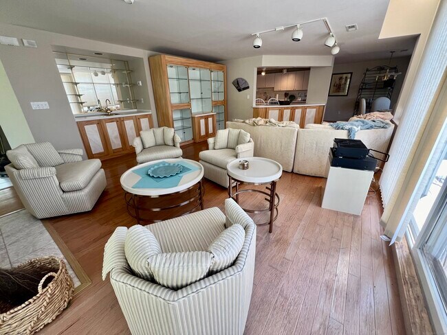 Foto del edificio - 131 Popes Island Rd