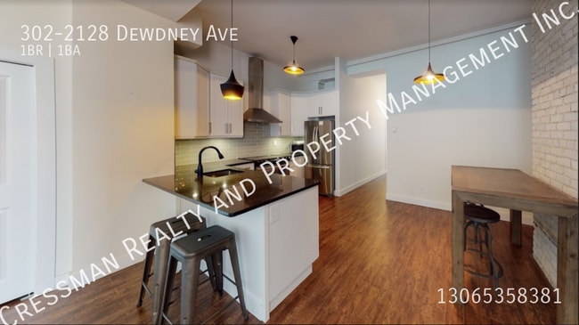 Building Photo - 1 Bedroom + den/office in Warehouse District