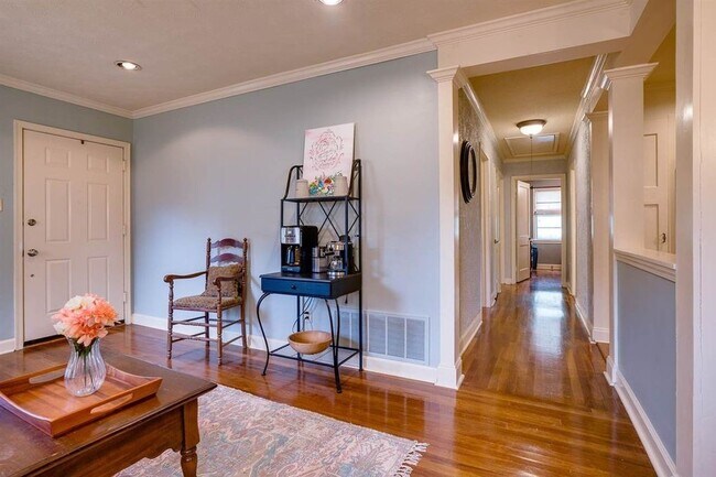 Building Photo - 426 Lytle St