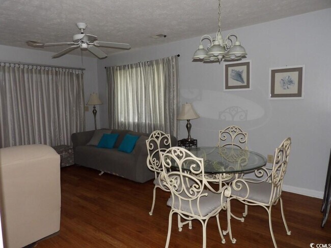 Foto del edificio - 4266 Pinehurst Cir