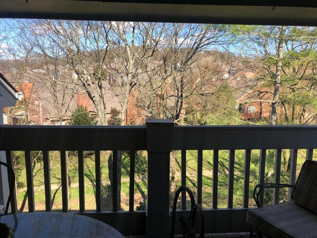 Foto del edificio - 312 Ashlawn Ct