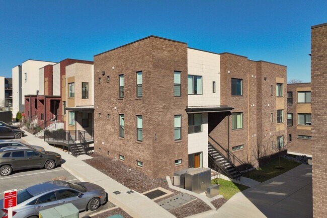 Photo - **2022-BUILT CONDO IN THE HEART OF WEDGEWO...