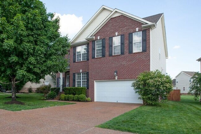 Foto del edificio - Pristine 5 Bed Fenced Franklin Home!