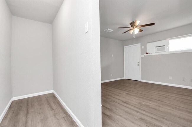 Foto del edificio - 3655 Seabrook St