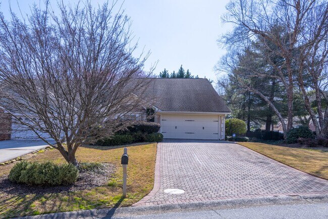 Foto del edificio - 2376 Oakwood Way SE