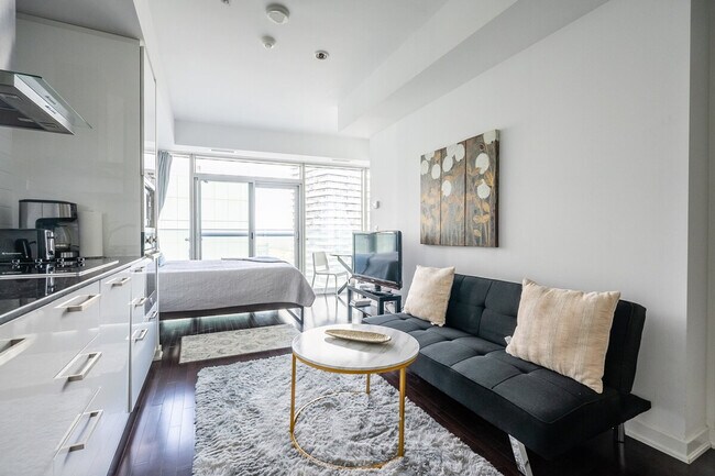 Building Photo - 14 York St