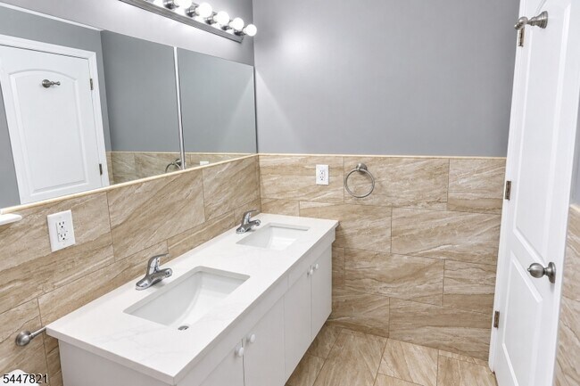 Foto del edificio - 572 S 11th St