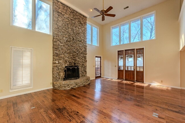 Foto del edificio - River View, Very Private Home!