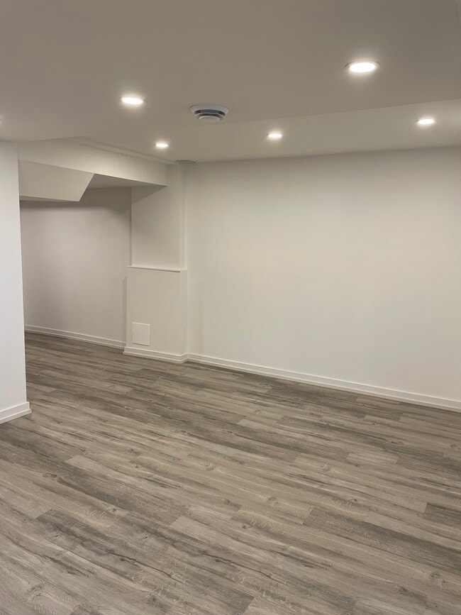 116 Terra Rd Unit Basement, Vaughan, ON L4L 3J5 Apartments 116 Terra