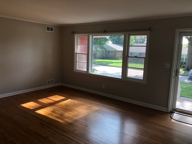 Building Photo - Wonderful Updates in this Midtown Charmer! 3 bed 1 bath, GREAT Kitchen!