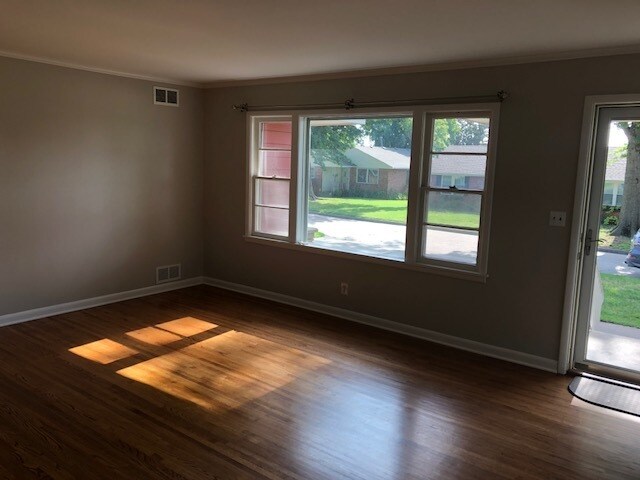 Foto del edificio - Wonderful Updates in this Midtown Charmer! 3 bed 1 bath, GREAT Kitchen!