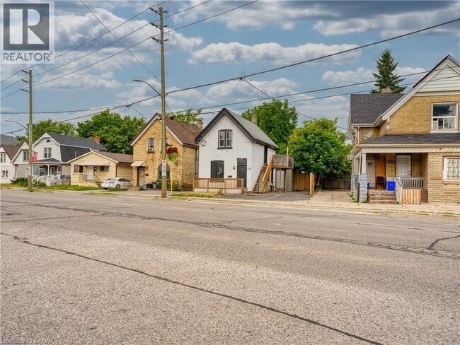Building Photo - 338 Hamilton Rd