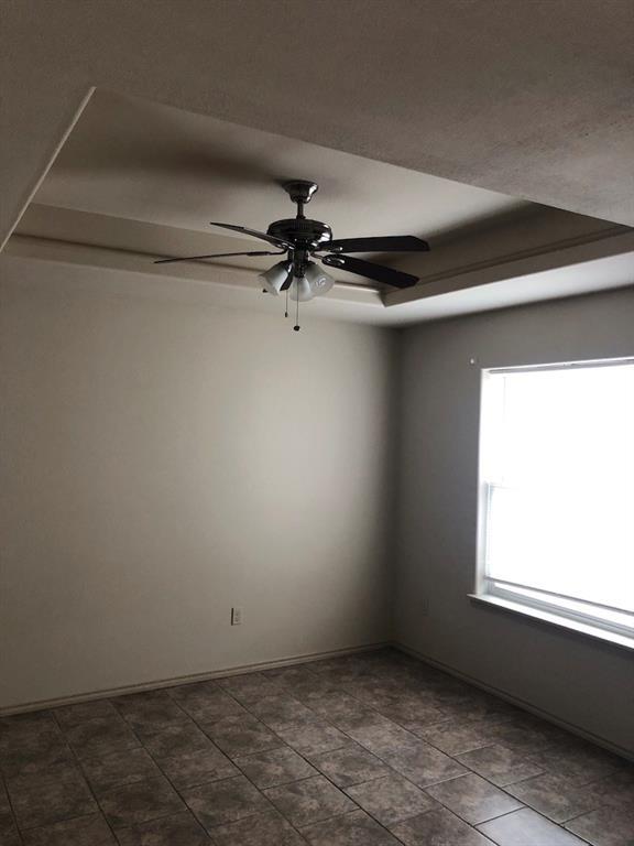 Building Photo - 703 N View Ct