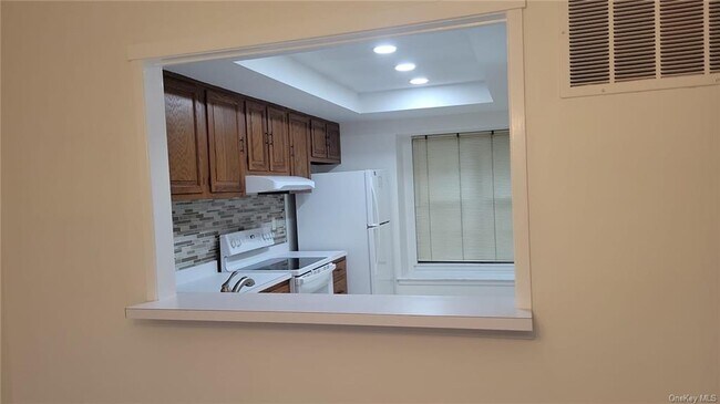 Building Photo - 67 Treetop Cir