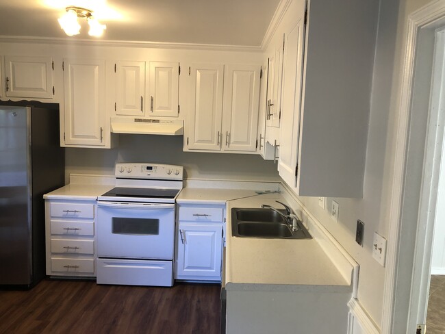 Kitchen - 8022 Provincetown Dr