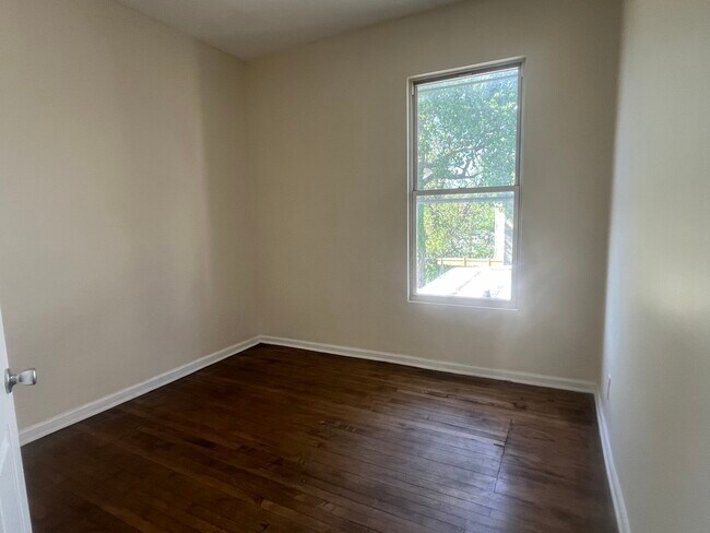 Building Photo - 7120 S Emerald Ave
