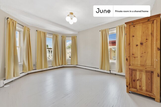 Building Photo - Room in Shared 4 bed/2 bath home