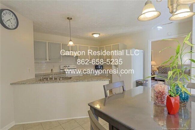 Foto del edificio - 106 Liberty Ct