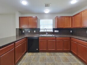 Building Photo - 10914 Tipton Oaks Dr