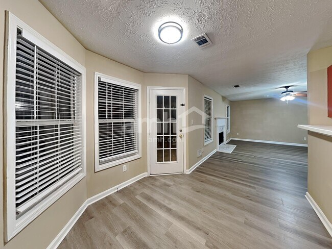 Building Photo - 3355 Brook Lea Dr