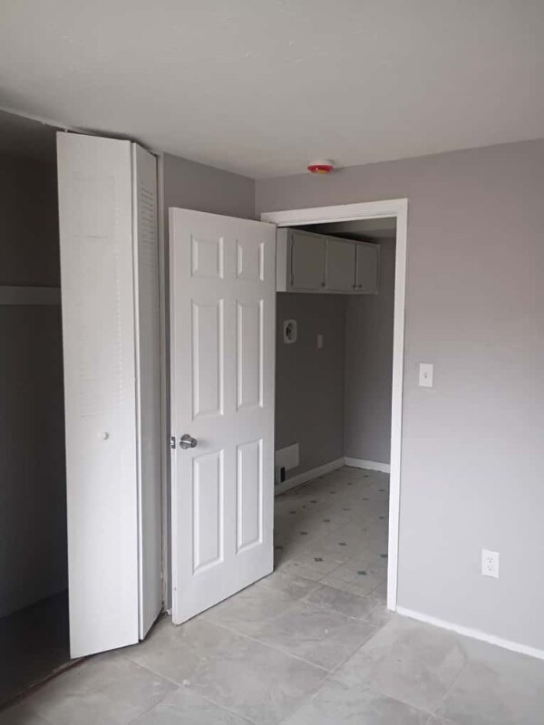 Building Photo - 13420 Euclid Ave