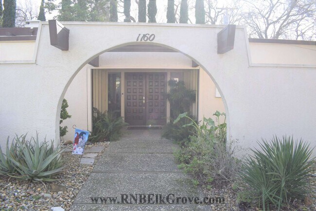 Foto del edificio - 1160 Silver Lake Dr
