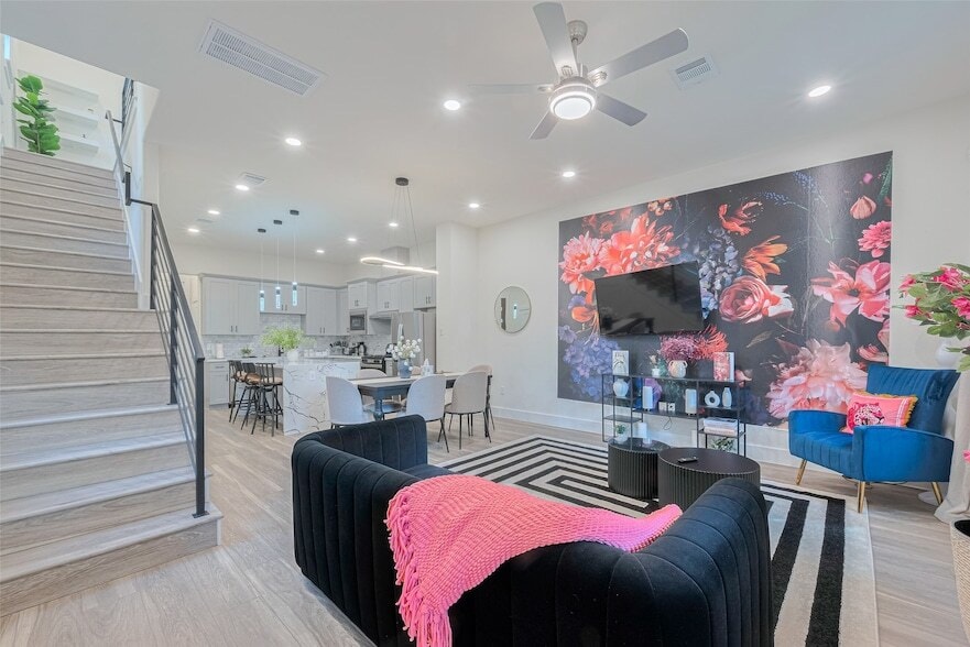 Photo - 2909 Nagle Street Unit