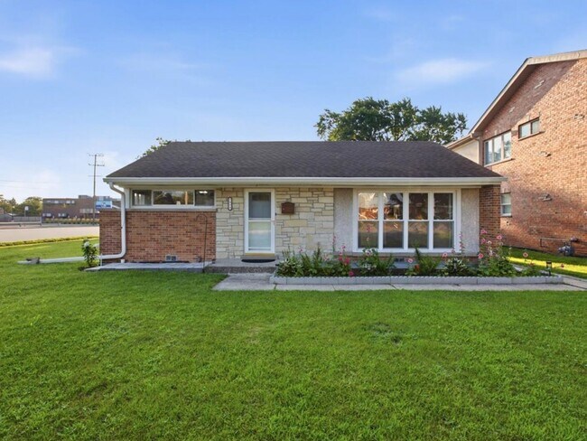 Foto del edificio - 7959 Nora Ave