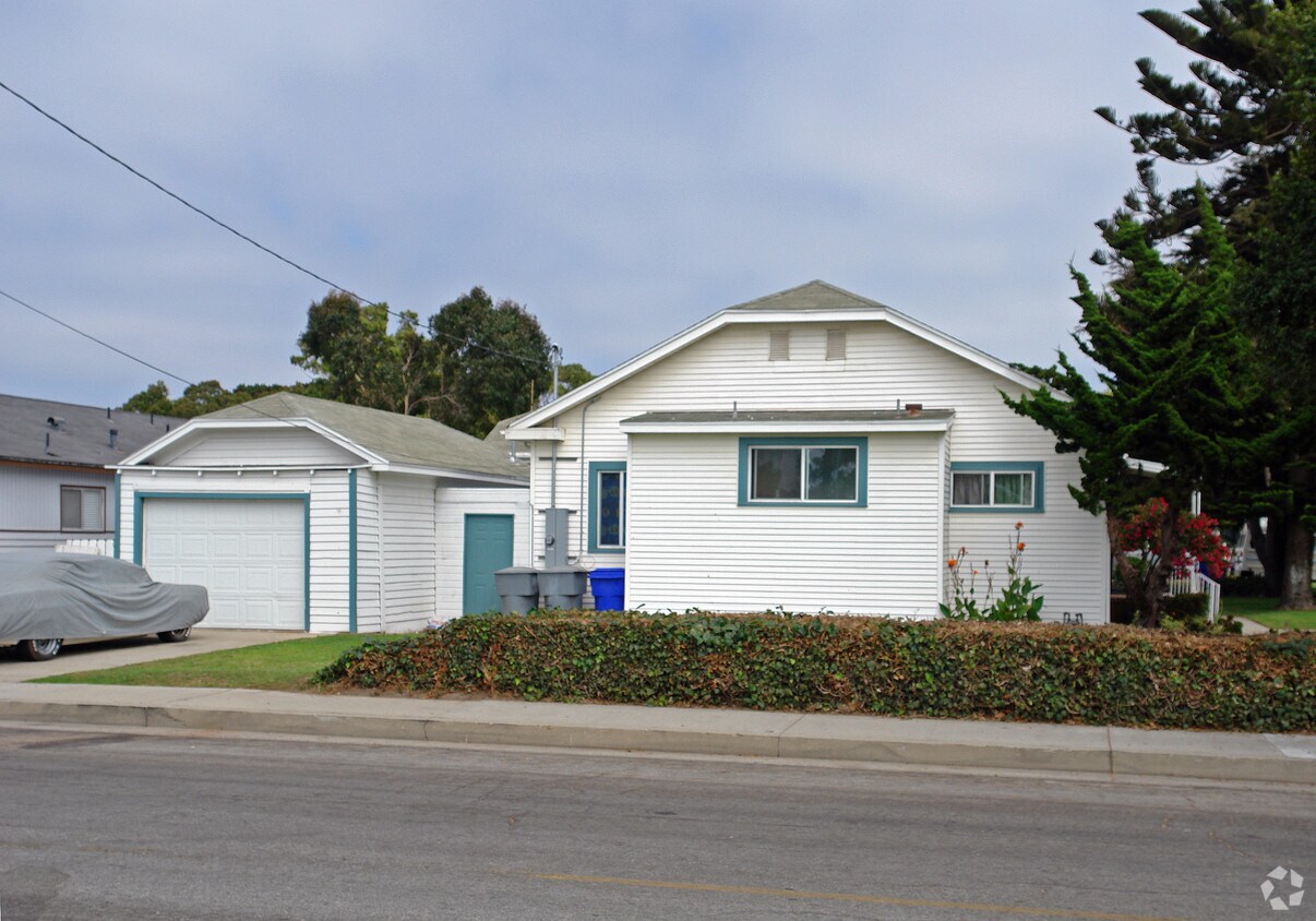 Building Photo - 307 E Scott St