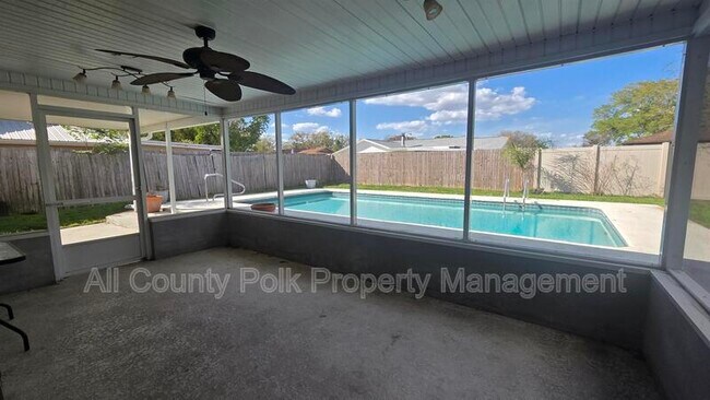 Building Photo - 2014 Woodbriar Loop N