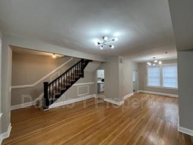 Foto del edificio - 3406 Wilkens Ave
