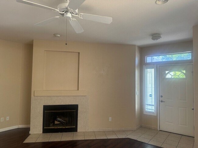 Foto del edificio - Lovely Home Near Power Inn and Mack Road
