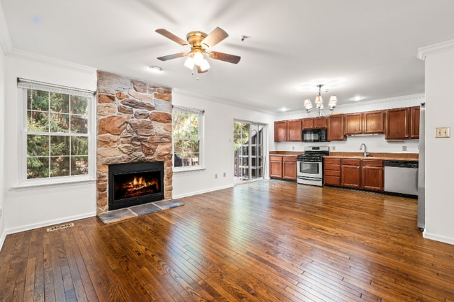 Building Photo - 1430 Redwood Ct