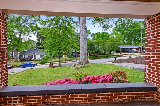 Foto del edificio - 2134 Delano Dr NE