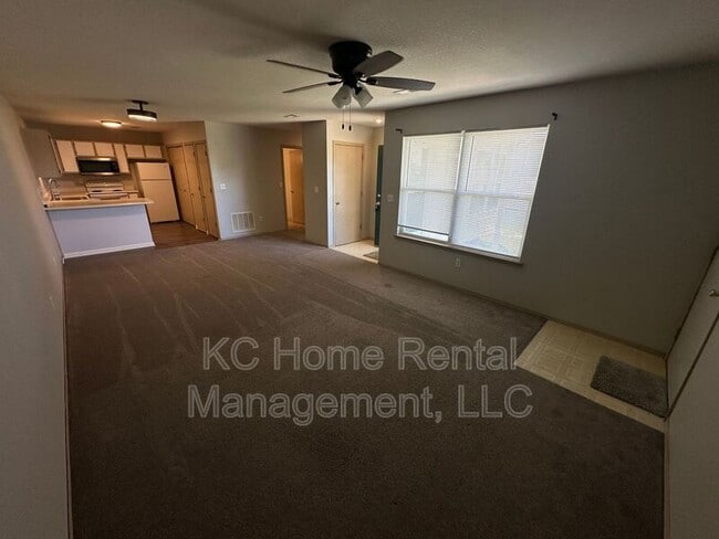 Building Photo - 2126 Highridge Dr