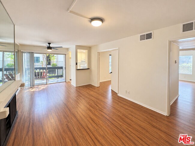 Foto del edificio - 7101 Summertime Ln