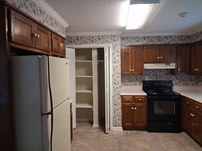 Building Photo - 3BD/1.5B Home in Great Location!!