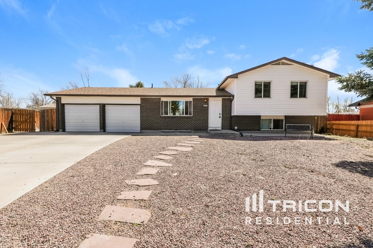 Primary Photo - 7025 Loveland Terrace