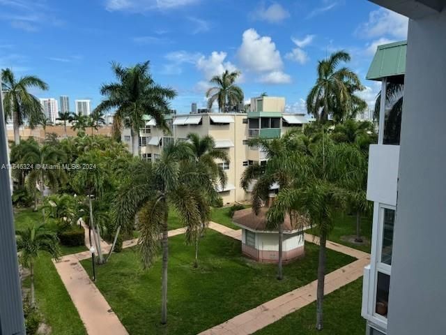 Foto del edificio - 1333 E Hallandale Beach Blvd