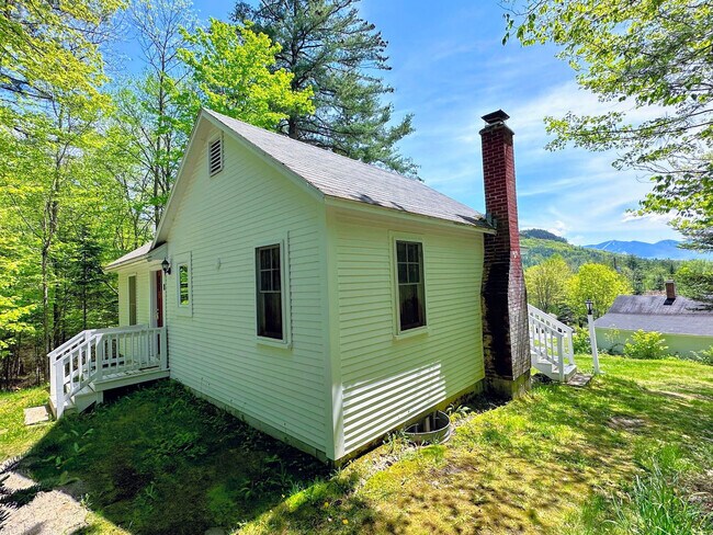 Building Photo - 11 Gilmanton Hill Rd
