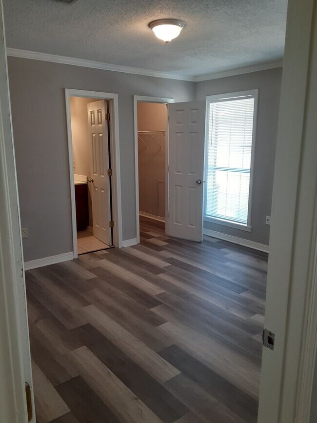 Foto del edificio - 124 Countryview Ln