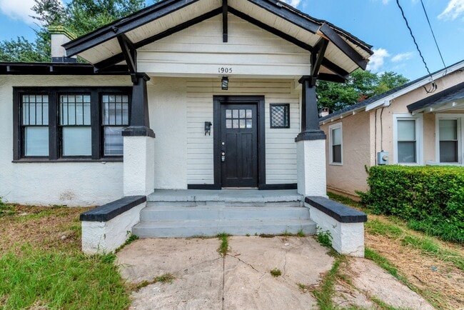 Foto del edificio - One Month's Free Rent! 3 bed/1 bath house ...