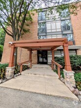 Building Photo - 5830 Oakwood Dr
