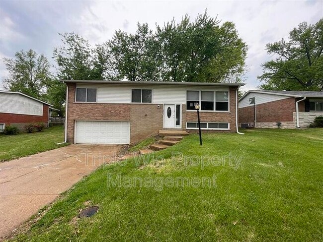 Photo - 2022 Northaire Ln House