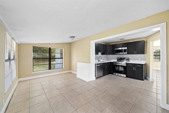 Foto del edificio - 1552 NW 15th Terrace
